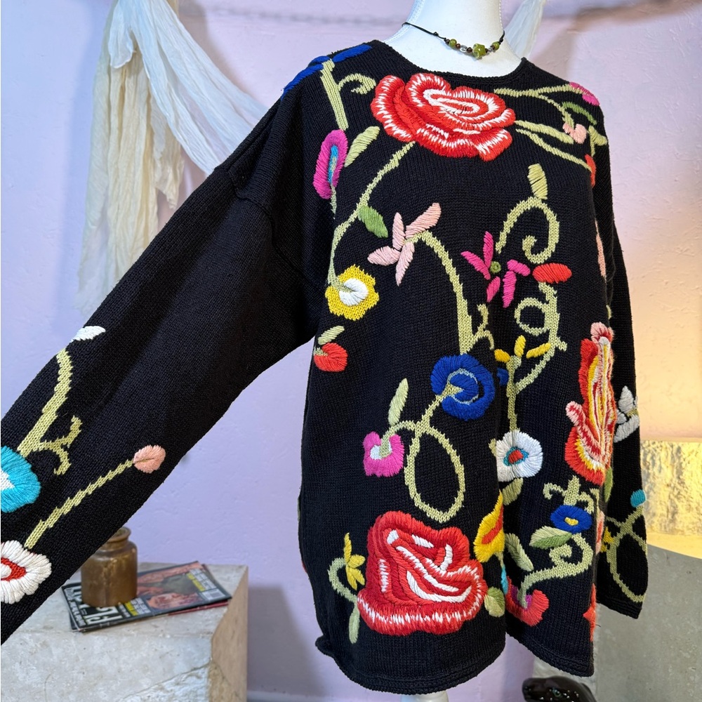 Embroidered Floral Oversized Knit Sweater Sample (M-L)